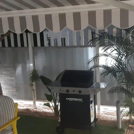 Сasa de vacaciones Pool View Yard