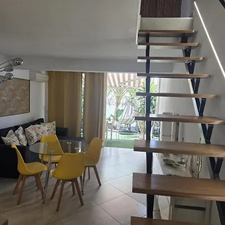 בית נופש Pool View Yard *