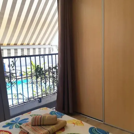 Pool View Yard בית נופש