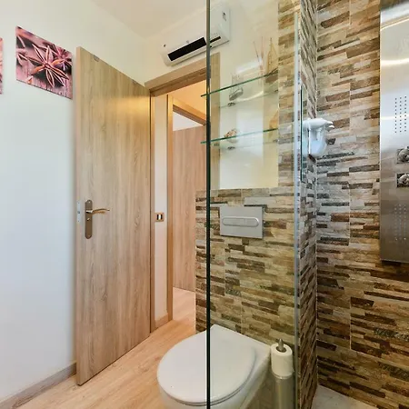 Сasa de vacaciones Pool View Yard