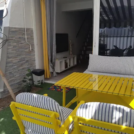 Pool View Yard בית נופש